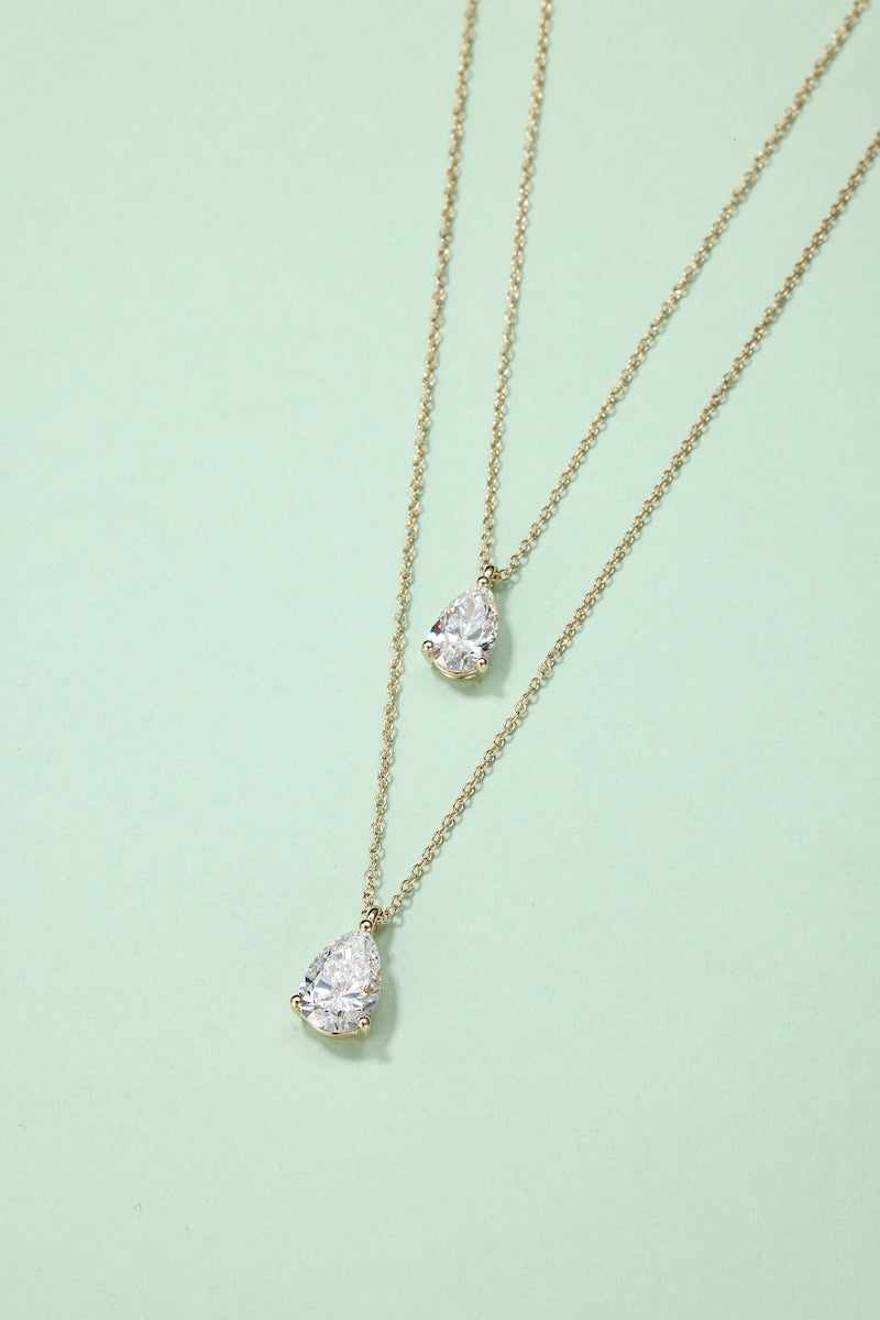 The Cassandra | Pendant Pear Diamond Necklace