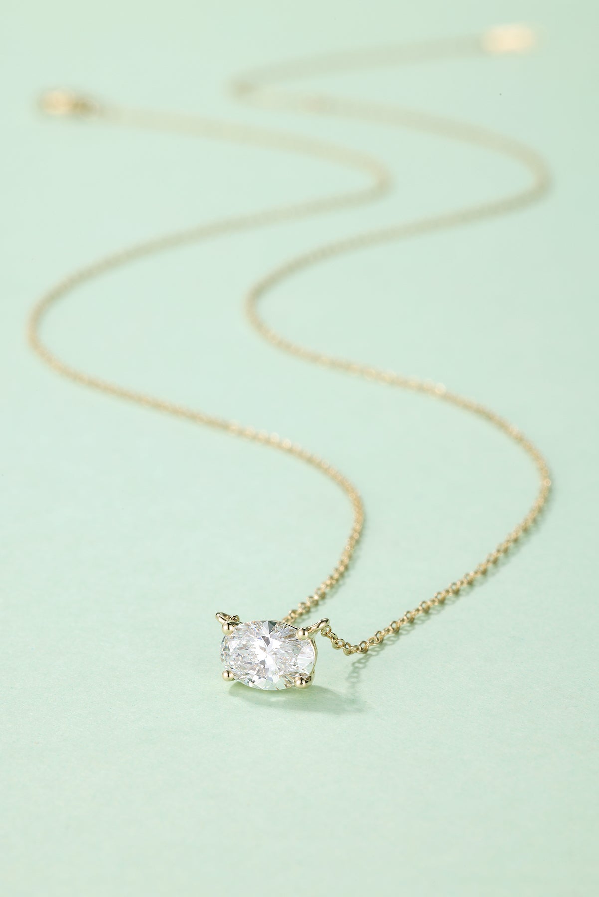 The Clara | Horizontal Oval Diamond Necklace
