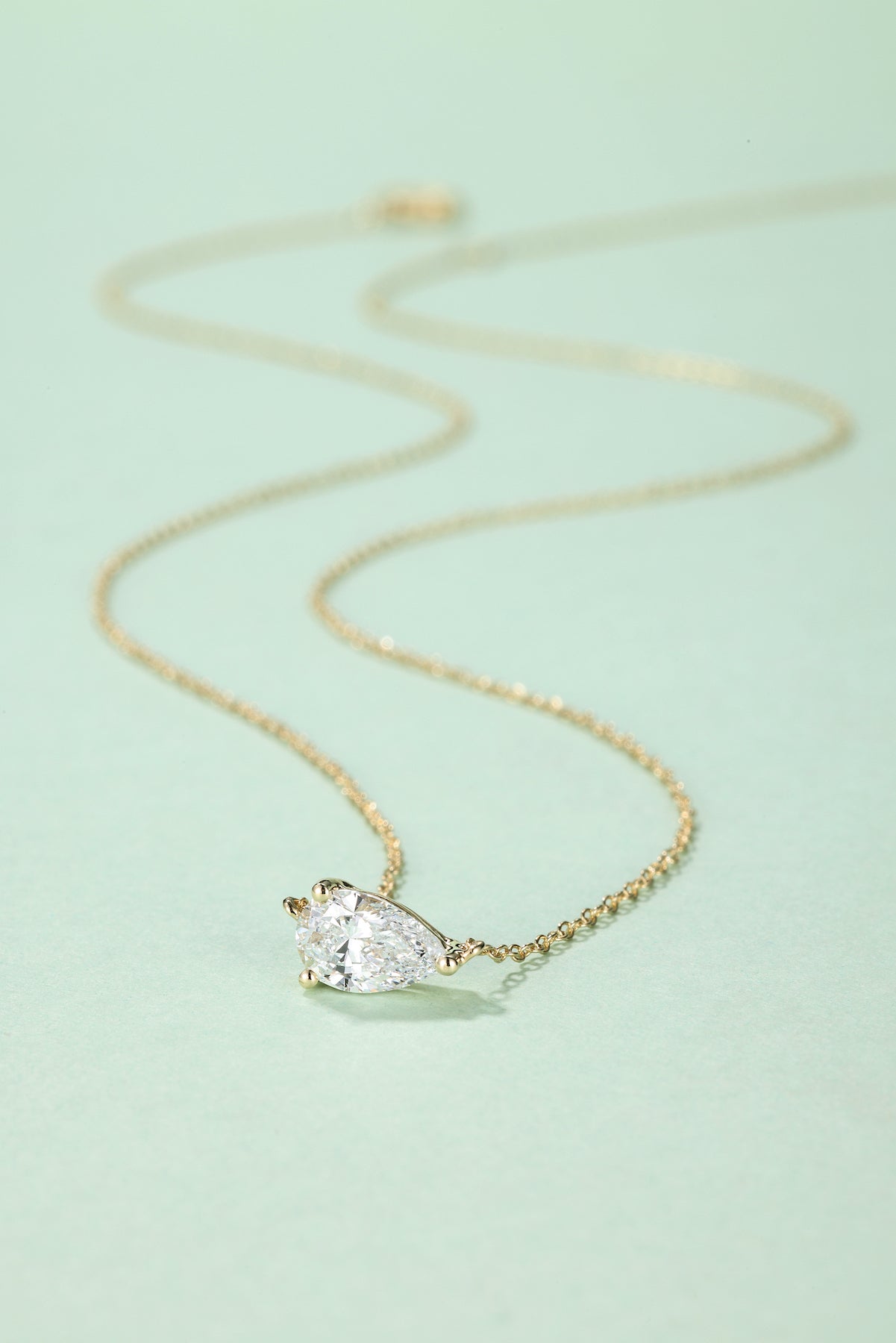 The Soprano | Horizontal Pear Diamond Necklace
